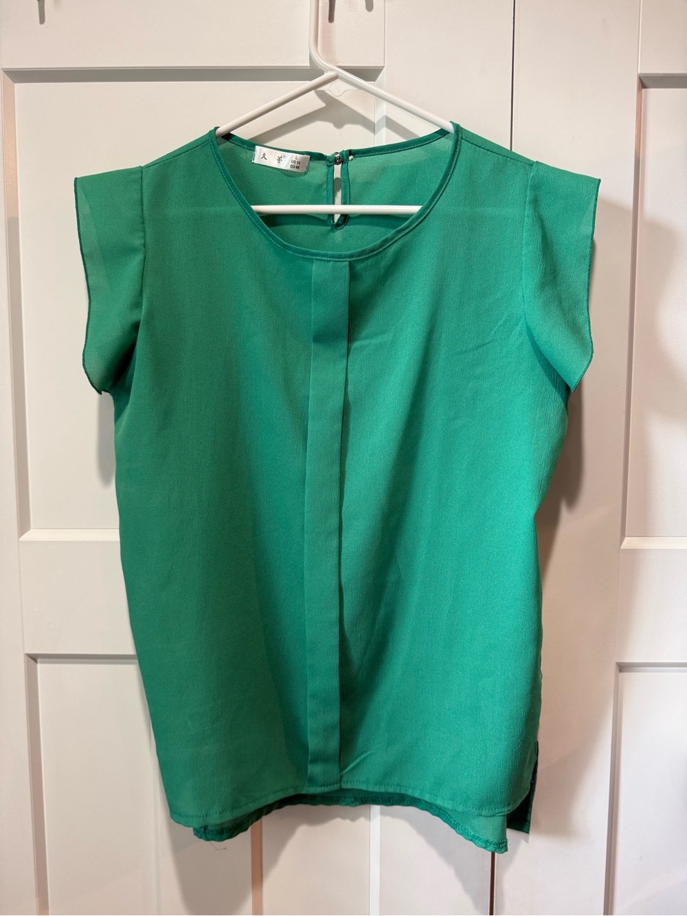 Sleeveless Green Women's Blouse - Lightweight Shell Top